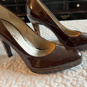 Jessica Simpson 6.5 B heel brown patent